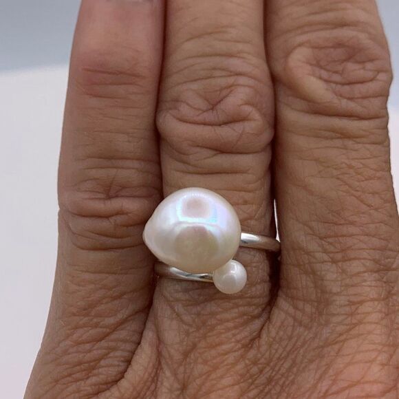 Ring, NWOT, real pearls, sterling 925 silver, adjustable, large baroque white - Picture 1 of 16